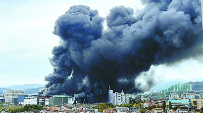 [사진] 대전 현대아울렛서 화재 7명 사망