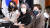  29일 서울 중구 미국대사관저에서 열린 카멀라 해리스 미국 부통령과의 간담회에 윤여정 배우, 이소정 KBS 앵커, 김사과 작가(왼쪽 두 번째부터)이 참석해 있다. 사진공동취재단