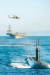 한미일 대잠전 훈련에 참가한 미측 전력들이 30일 동해 공해상에서 기동훈련을 하고 있다. 앞쪽부터 미국 원자력 잠수함 아나폴리스함, 미국 항공모함 로널드 레이건함, 미국 해상작전헬기 시호크. 사진 해군