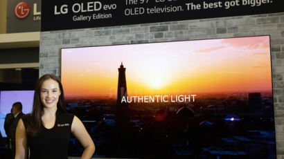 LG, 세계 최대 97형 올레드 TV 북미 첫 선…프리미엄 시장 공략