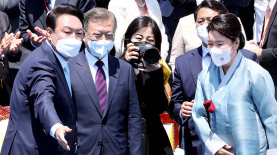 文 서면조사 VS 尹 외교성과…'신·구 정권' 내일 국감서 싸운다