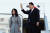 지난달 24일 캐나다 순방을 마치고 오타와 국제공항에서 환송 인사를 하는 윤석열 대통령과 김건희 여사. 연합뉴스
