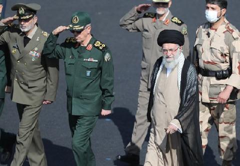 이란 최고지도자 “히잡시위, 분명 정상 아냐…미국·이스라엘의 계획”