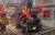 경기도 광명시 다세대주택 화재 당시 A씨가 주민 5명을 구조하는 데 이용한 사다리차. [뉴스1]