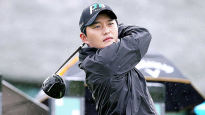 고교시절 골프 천재 김영수, 15년 만에 프로 대회 우승 