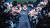 8일 서울 올림픽공원 88잔디마당에서 열린 '슬로우 라이프 슬로우 라이브 2022' 첫날 마지막 무대를 장식한 미국 팝밴드 레이니. 보컬 폴 클라인이 팬들 사이를 걸어가고 있다. 사진 프라이빗커브