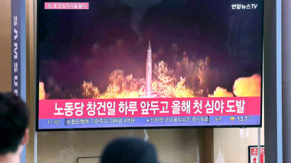 김정은, 전술핵부대 훈련 지도..."적들과 대화 필요성 못느껴"