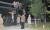 북한 노동신문 등 관영 매체들은 9월 25일부터 10월 9일까지 진행된 전술핵운용부대들의 군사훈련과 김정은 국무위원장의 참관 모습 등을 10일 공개했다. 지난 4일 중거리탄도미사일(IRBM) ‘화성-12형’ 개량형 발사를 현장 지도하는 김 위원장.