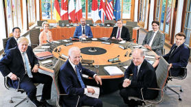 G7 "러시아 민간인 무차별 공격은 전쟁범죄…책임 물을 것"