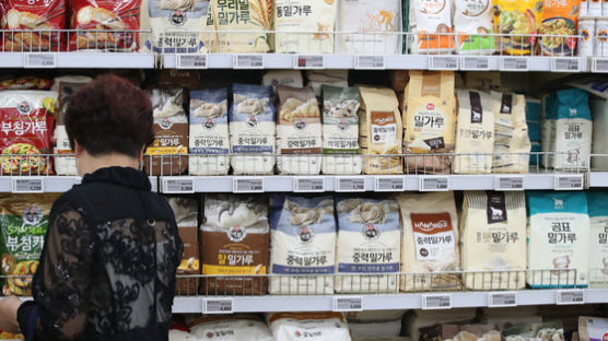 “밀가루 43% 상승…3분기 생필품 가격 지난해보다 평균 9.5% 올라”