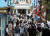실외 마스크 착용 의무가 해제된 후 첫 주말인 지난 2일 서울 송파구 롯데월드 어드벤처가 놀이기구를 즐기기 위해 모인 시민들로 붐비고 있다. 뉴스1