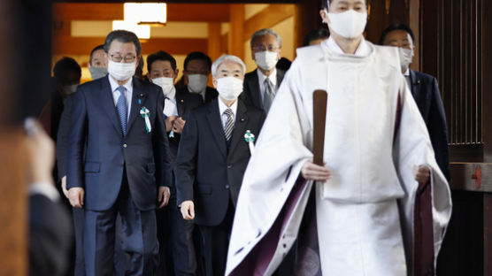 6개월만에 또다시…일본 국회의원들, 야스쿠니 집단 참배