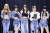 걸그룹 르세라핌(LE SSERAFIM)이 17일 서울 서대문구 연세대학교 백주년기념관에서 열린 2번째 미니앨범 '안티프래자일'(ANTIFRAGILE) 발매 기념 쇼케이스에서 포즈를 취하고 있다. 사진 쏘스뮤직