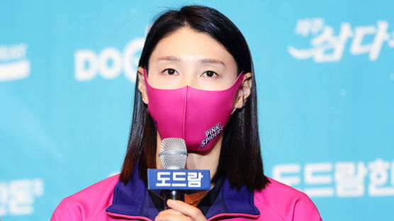 [김기자의 V토크] 배구여제 김연경 "다섯 단계 올라가기 위해 도전한다"