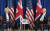 리즈 트러스 영국 총리(왼쪽)가 제77차 유엔총회 참석차 미국 뉴욕을 방문한 지난달 21일(현지시간) 조 바이든 미국 대통령과 양자 회담을 하고 있다. AP=뉴시스