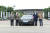 현대차그룹이 25일 인도네시아 자카르타 겔로라 붕 카르노 스포츠 컴플렉스에서 열린 'G20 발리 정상회의' 공식 차량 전달식에서 제네시스 G80 전동화 모델과 현대차 아이오닉 5 차량을 전달했다고 밝혔다. 사진은 G80 전동화 모델과 기념 촬영하는 세트야 우타마 인니 국가사무처 차관(왼쪽부터), 프라틱노 인니 국가사무처 장관, 박태성 주인도네시아 대사, 이영택 현대차 아태권역본부장.사진 현대차
