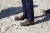 리시 수낵 전 영국 재무장관이 지난 7월 16일 영국 북동부 티사이드의 건설현장을 방문할 때 명품 프라다 신발을 신었다. 로이터=연합뉴스