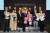 코오롱그룹 오운문화재단이 25일 서울 강서구 코오롱 원앤온리타워에서 '제22회 우정선행상 시상식'을 열었다. 이웅열 이사장(앞줄 왼쪽에서 넷째)과 대상 수상자인 최경숙씨(앞줄 왼쪽 다섯째) 등 수상자들이 기념촬영을 하고 있다. 사진 코오롱