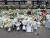 지난 31일 오후 이태원역 인근에 조성된 추모공간에 시민들이 놓고 간 꽃이 쌓여있다. 윤혜인 기자