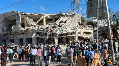 소말리아 모가디슈, 차량 폭탄 테러 사망자 최소 120명으로 증가