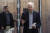 지난달 29일(현지시간) 조 바이든 대통령이 투표소에서 중간선거 사전투표를 하고 있다. AP=연합뉴스