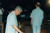 1996년 5월 26일 법정에 들어서는 노태우 전 대통령(왼쪽). 오른쪽은 전두환 전 대통령. 중앙포토