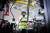 프랑스 자동차기업 르노에서 일하는 한 직원이 지난 7월 5일 프랑스 북부 노르망디 지역의 도시 끌레옹에 있는 공장에서 전기 자동차 제조 작업을 하고 있다. AFP=연합뉴스