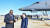 3일(현지시간) 마국 메릴랜드주 앤드루스 공군기지에서 이종섭 국방부 장관(오른쪽)이 로이드 오스틴 미 국방부 장관과 장거리폭격기 B-1B 랜서 앞에서 대화하고 있다. 국방부