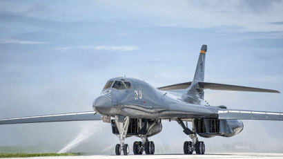美 전략폭격기 B-1B 한미 공중훈련 합류…北 도발에 경고