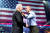 조 바이든 미국 대통령과 버락 오바마 전 대통령이 5일(현지시간) 미국 펜실베이니아주 필라델피아 선거 유세운동에 참석했다. 로이터=연합뉴스