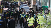 경찰, ‘연쇄 성폭행범’ 박병화 주변 10명 배치…상시 경비 체계 전환