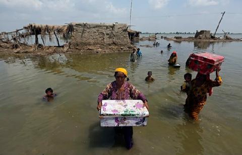 ‘최악 홍수’ 파키스탄이 내민 기후변화 청구서 42조…누가 돈 낼까