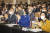 10일 서울 한양대학교에서 열린 '사이버대학 리더스 포럼 2022' 행사에 참석자들이 박수를 치고 있다. 전민규 기자