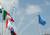 11일 오전 부산 유엔기념공원 상공으로 공군 특수비행팀 블랙이글스가 6·25 전쟁 당시 대한민국을 위해 헌신한 유엔군 참전용사들의 희생을 기리는 추모비행을 하고 있다. 연합뉴스