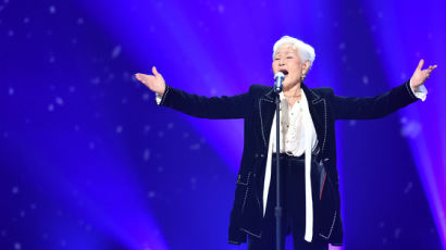 "자꾸 눈물이…노래하고 싶었다" 84세 패티김 10년만의 앙코르