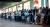 코로나 이전인 2018년 6월 6일 서울 중구 롯데면세점 본점 입구에서 중국인 관광객들이 면세점 개점을 기다리며 줄을 서 있다. 뉴스1
