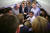 리시 수낵 영국 총리가 G20 참석을 위해 발리로 가는 비행기 안에서 취재진의 질문에 답하고 있다. AP=연합뉴스 