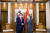 박진 외교부 장관(왼쪽)이 지난 9일 중국 산둥성 칭다오에서 열린 한중 외교장관 회담에서 왕이 중국 외교담당 국무위원 겸 외교부장과 기념촬영을 하고 있다. 뉴스1