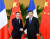 에마뉘엘 마크롱(왼쪽) 프랑스 대통령과 시진핑 중국 국가주석이 지난 15일(현지시간) G20 정상회의를 위해 방문한 인도네시아 발리에서 만나 악수를 하고 있다. 신화통신=연합뉴스
