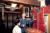 김경열 홍염장이 복원한 조선시대 장군용 두정갑옷. 신분제 사회였던 조선시대에 붉은색은 높은 신분의 상징이었다.