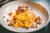 이탈리아 로마가 본고장인 '카르보나라'는 양젖으로 만든 페코리노 로마노 치즈와 달걀 노른자를 넣어 만든 파스타다. 생크림이 흥건하게 들어간 한국식 카르보나라와는 많이 다르다. 사진 unsplash 