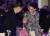 한덕수 국무총리가 17일 오후 APEC 정상회의 갈라 디너에서 저신다 케이트 로렐 아던 뉴질랜드 총리와 건배를 하고 있다. 아던 총리는 이날 한 총리에게 오징어게임에 대한 이야기를 전했다고 한다. 뉴스1