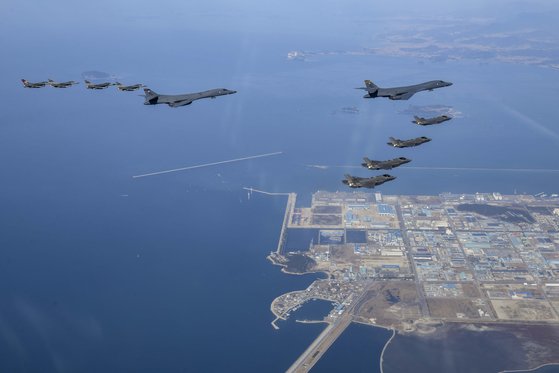 미 전략폭격기 B-1B 한반도 재전개.연합뉴스