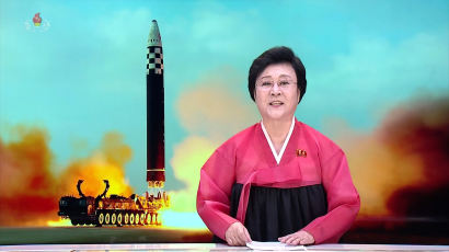 北, 또 드라마처럼 연출…ICBM '화성-17형' 발사 영상 공개