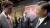 시진핑 중국 국가주석(오른쪽)과 쥐스탱 트뤼도 캐나다 총리가 16일(현지 시각) 인도네시아 발리에서 열린 주요 20개국(G20) 정상회의에서 대화하고 있다. [사진 로이터]