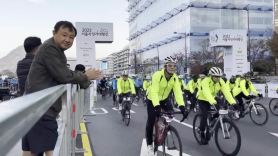 "와~" 강변북로 달리며 탄성…5000대 넘는 자전거 행복질주