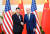 조 바이든 미 대통령(오른쪽)은 지난 14일 인도네시아 발리에서 시진핑 중국 국가주석과 만나 미중 정상회담을 개최했다. [중국 신화망 캡처]
