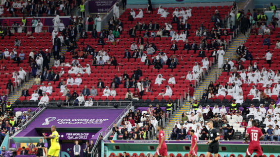 "296조로 응원은 못 샀다"…전반전 끝나자 텅빈 카타르 경기장