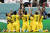 에콰도르 선수들이 페널티킥 첫 골 직후 함께 세리머니하고 있다. AFP=연합뉴스