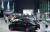 지난 14일 경기도 고양시 일산 현대모터스튜디오에서 열린 현대자동차 '디 올 뉴 그랜저' 미디어 론칭 행사에서 참가 기자들이 전시 차량을 살펴보고 있다. 연합뉴스